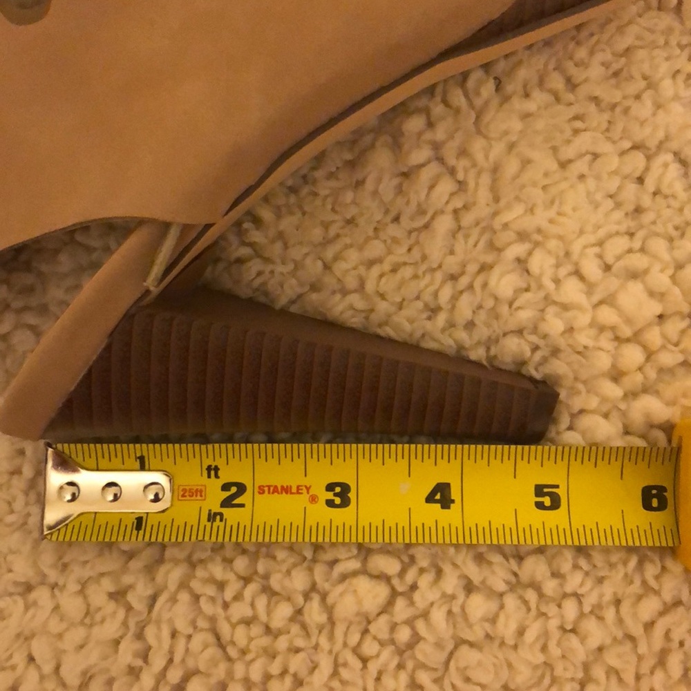 Heels - Picture 4 of 7